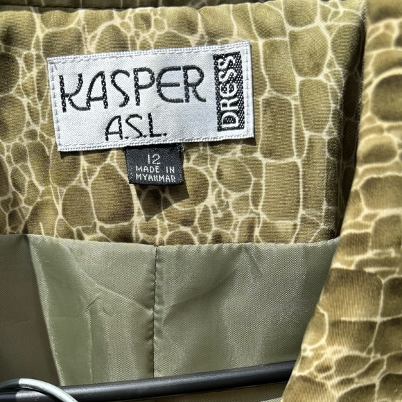 KASPER Women’s Two Piece Suit Jacket and Skirt Snake Skin Pattern Green Size 12 - Picture 9 of 15